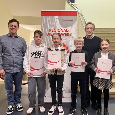 Toller Erfolg für die Musikschule Enger-Spenge! Beim renommierten Regionalwettbewerb „Jugend musiziert“ erspielten sich gleich zwei Gitarren-Duos den ersten Preis.  Unsere Preisträger:  Ivo Rasmus (Gitarre, Spenge) & Razhden Maisuradze (Gitarre, Spenge)  